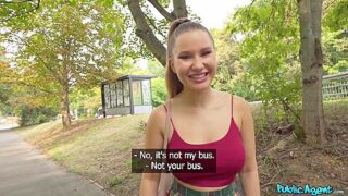 Cute Chick Doesnt Wear Panties – Amalia Davis